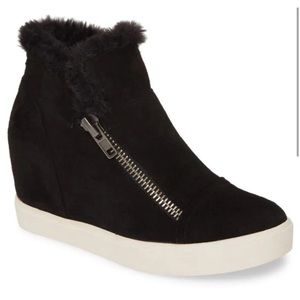 Black High Top Sneaker with Fur (Size 6)